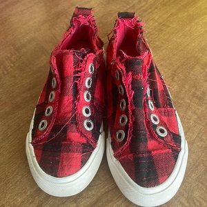 Black and red girls slipon shoes